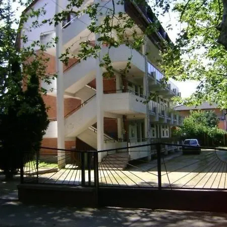 Lena Apartman 시오포크