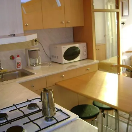 Lena Apartman *